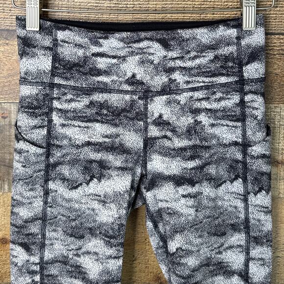 Lululemon Pace Rival Crop 22" Leggings Power Luxtreme Hazy Days White Black SZ 4 - Picture 2 of 11